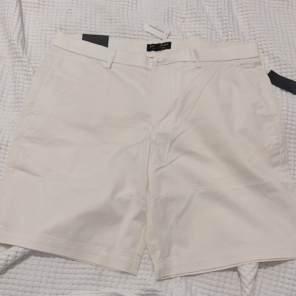 NWT- Banana Republic - men’s 35 & 36. Core Temp Short